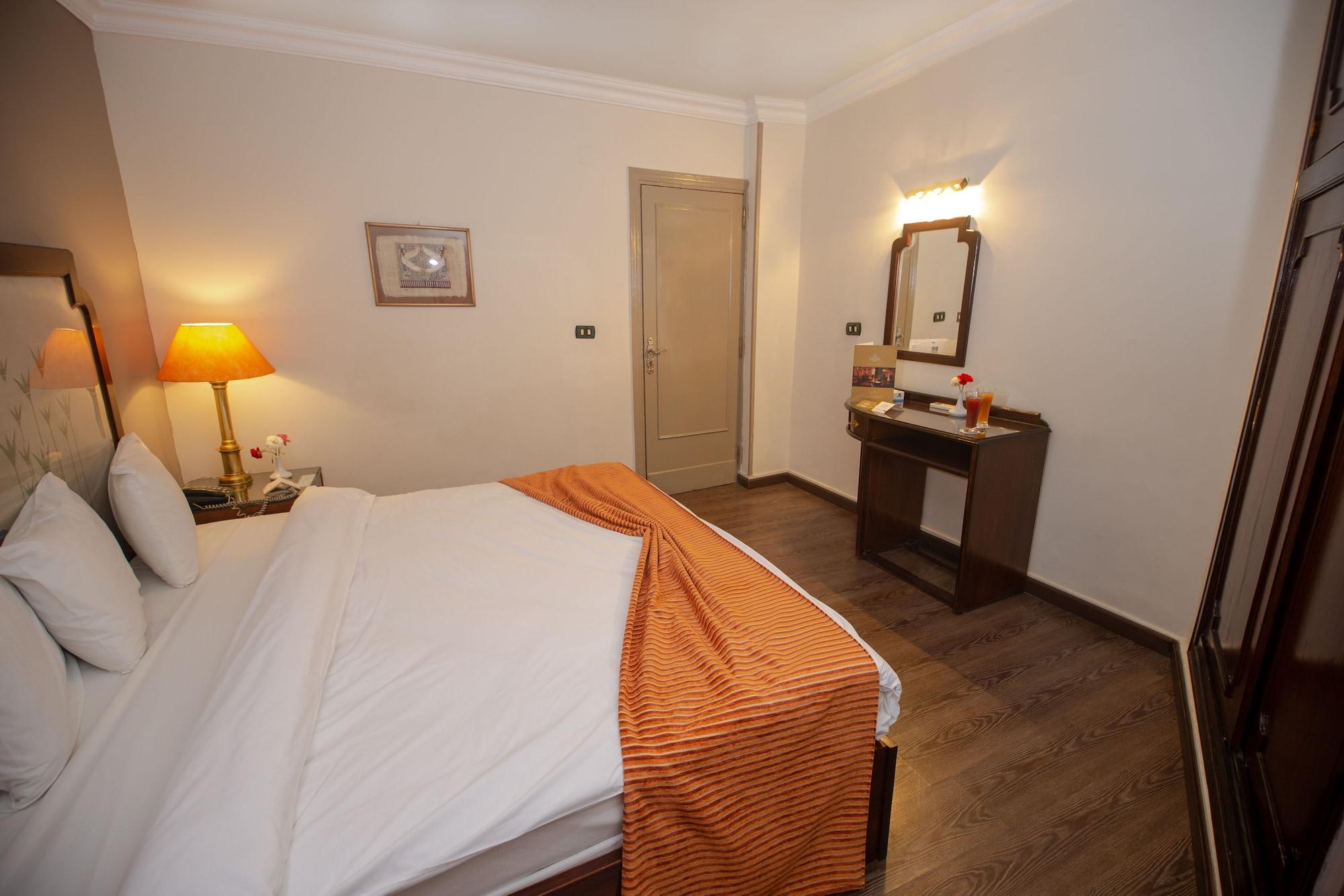 Zayed Hotel Giza ภายนอก รูปภาพ